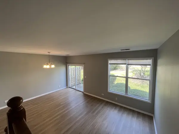 2826 Powell CT #2826, Naperville, IL 60563