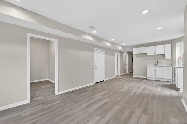 151 N Long AVE, Chicago, IL 60644