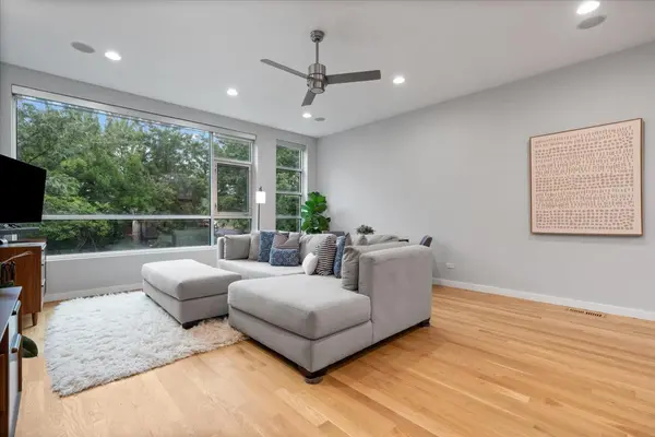 865 N Marshfield AVE #3, Chicago, IL 60622