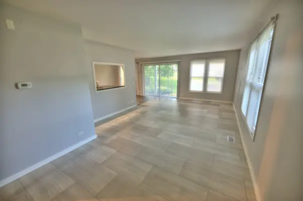 1850 PEBBLE BEACH CIR, Elk Grove Village, IL 60007