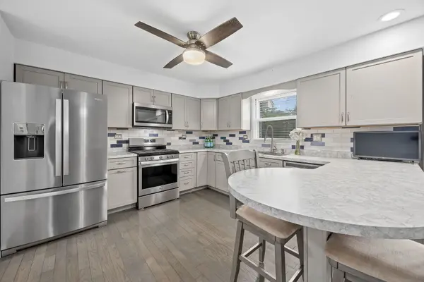 6101 Chase AVE, Downers Grove, IL 60516