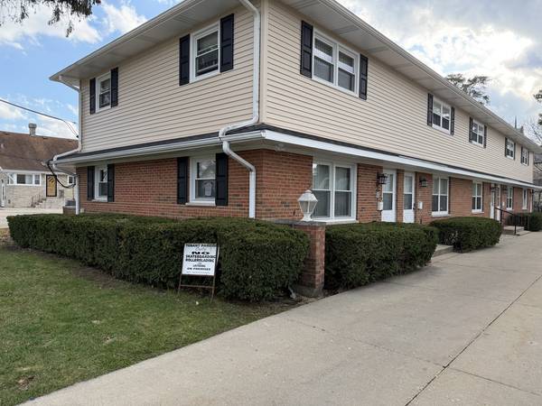 914 Hillside AVE #1, Antioch, IL 60002