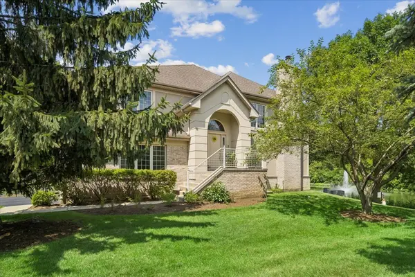 30 Beaconsfield CT, Lincolnshire, IL 60069
