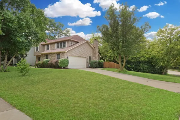 400 Cross Arm DR, Grayslake, IL 60030