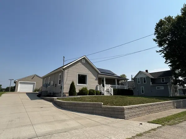 921 7th AVE, Fulton, IL 61252