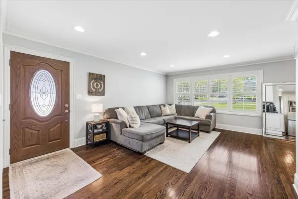 4432 Wilson AVE, Downers Grove, IL 60515