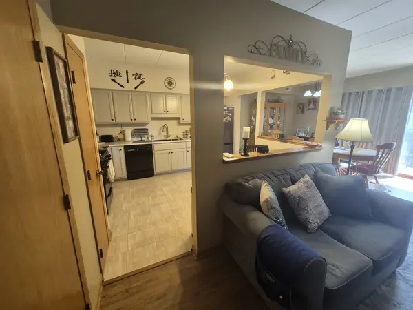 17806 Bernard DR #2B, Orland Park, IL 60467