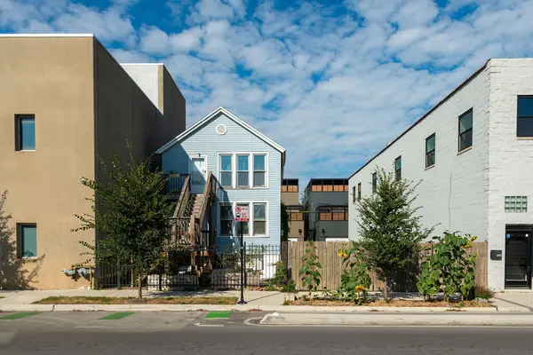 2048 W Grand AVE, Chicago, IL 60612