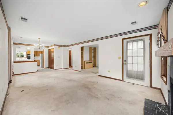200 Westminster CT #C, Schaumburg, IL 60193