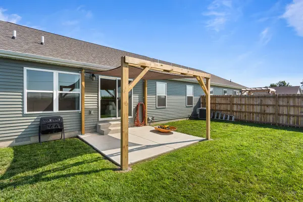 611 Jerin CT, Fisher, IL 61843