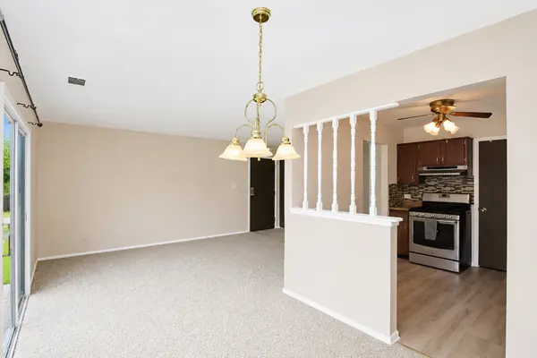 275 Kings Mill CT #C2, Schaumburg, IL 60193