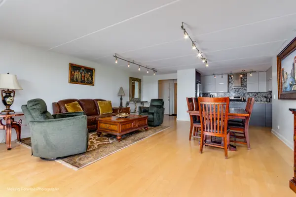8540 W Foster AVE #503, Norridge, IL 60706