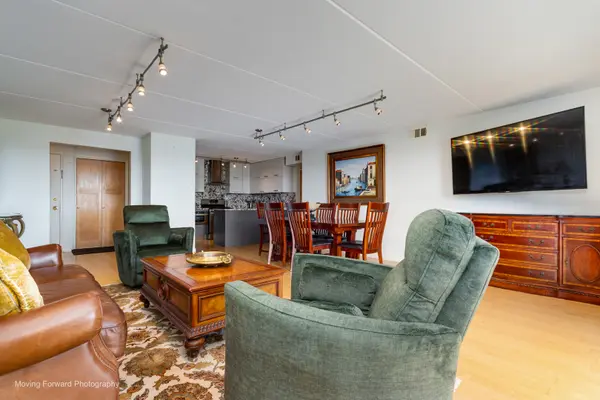 8540 W Foster AVE #503, Norridge, IL 60706