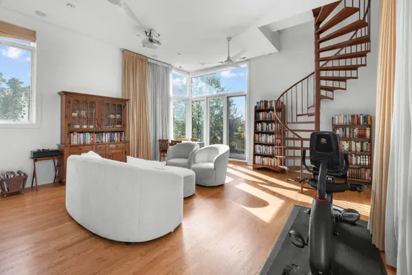 6640 S Maryland AVE #3, Chicago, IL 60637