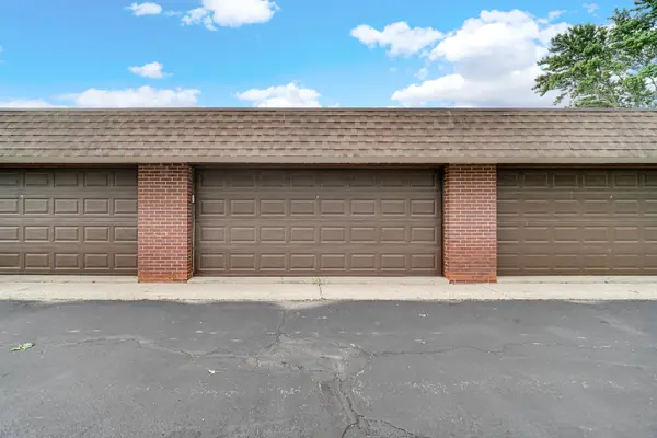 1030 S Fernandez AVE S #4-M, Arlington Heights, IL 60005