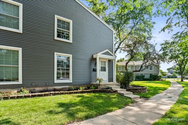 1681 Ashburn CT #D, Wheaton, IL 60189