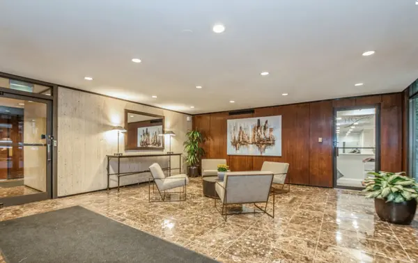 1 E Scott ST #2007, Chicago, IL 60610