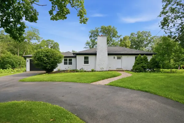 75 Brookdale LN, Palatine, IL 60067