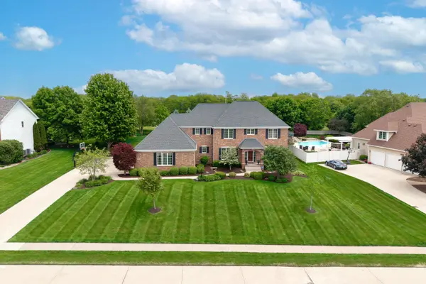 5067 Pigeon Creek TRL, Bettendorf, IA 52722