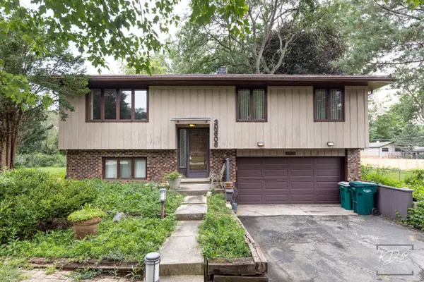 3N606 Locust AVE, West Chicago, IL 60185