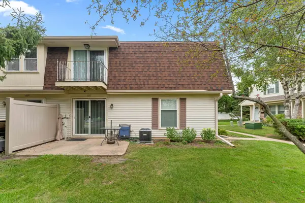 627 Shaw CT, Schaumburg, IL 60194