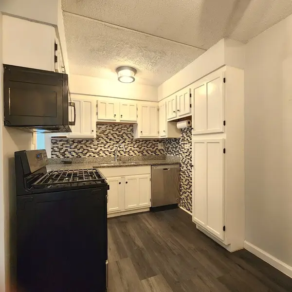 575 Fairway View DR #1F, Wheeling, IL 60090