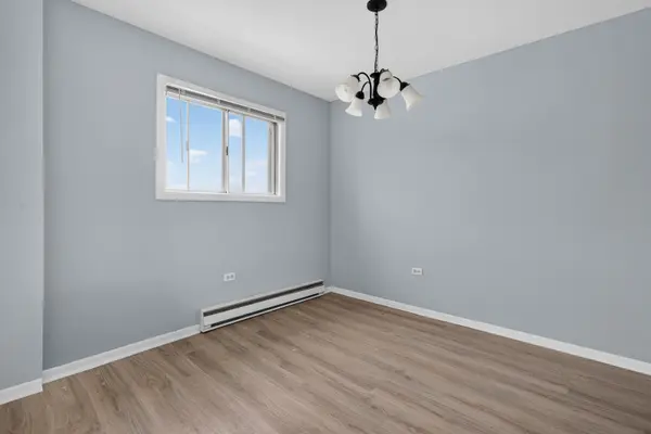 148 Circle AVE #504, Forest Park, IL 60130