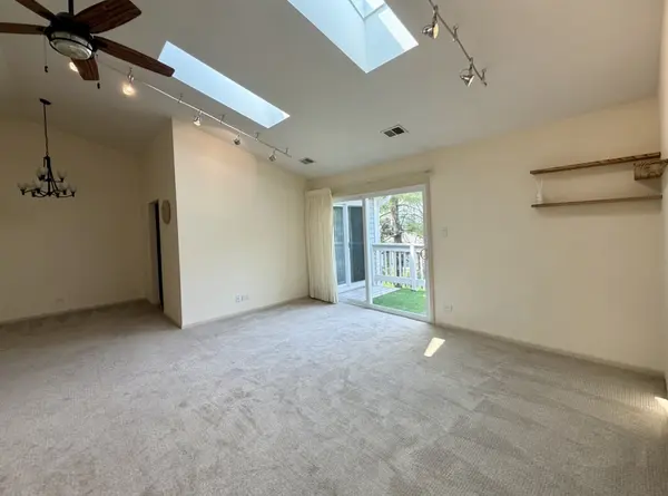 1316 E Evergreen DR #8, Palatine, IL 60074