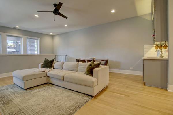 2438 N Western AVE #1, Chicago, IL 60647