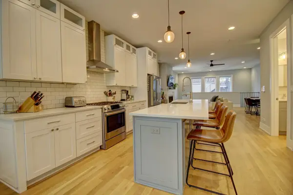 2438 N Western AVE #1, Chicago, IL 60647