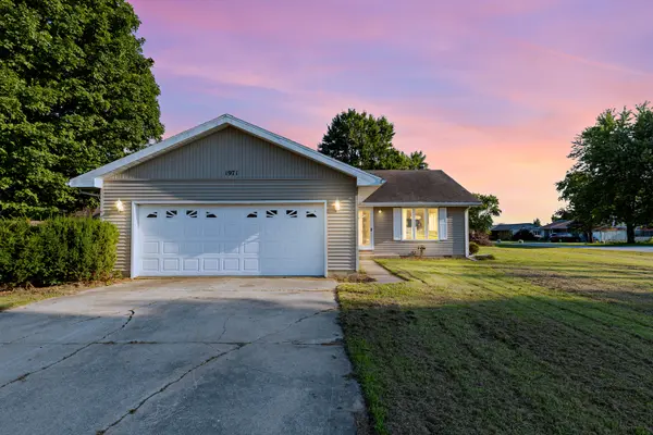 1971 Fleming ST, Watseka, IL 60970
