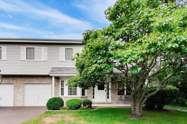 3526 Frontenac CT, Aurora, IL 60504