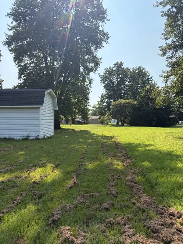 716 S Cockrum ST, Sesser, IL 62884