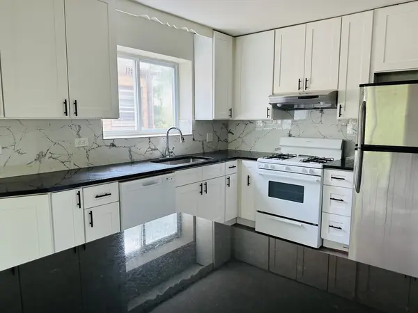 8638 Trumbull AVE #2, Skokie, IL 60076