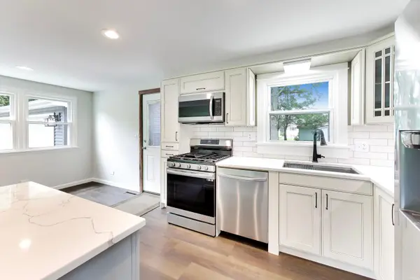 39104 N Balboa DR, Lake Villa, IL 60046