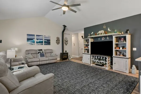 4909 Willow CIR, Davenport, IA 52806