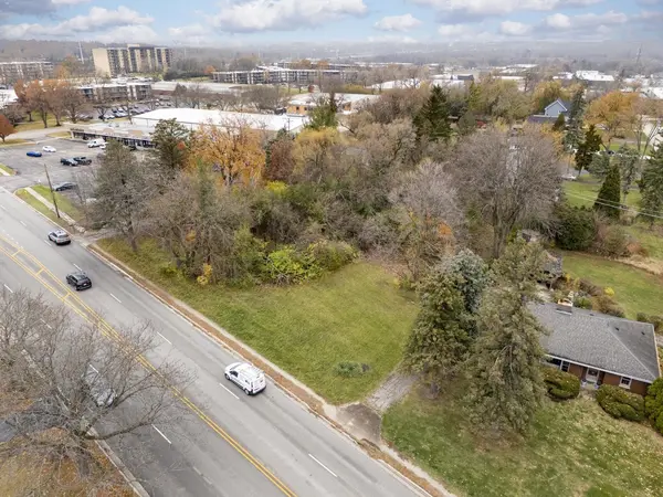 10/11 Maple AVE, Downers Grove, IL 60515