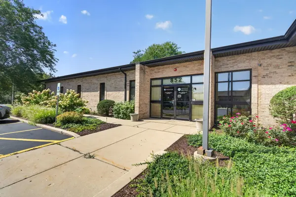 852 W Bartlett RD, Bartlett, IL 60103