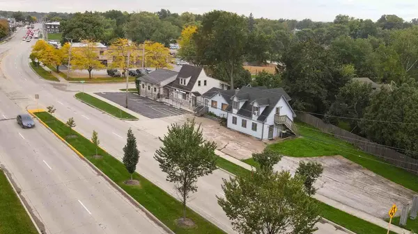 914 & 918 N Lake ST, Mundelein, IL 60060