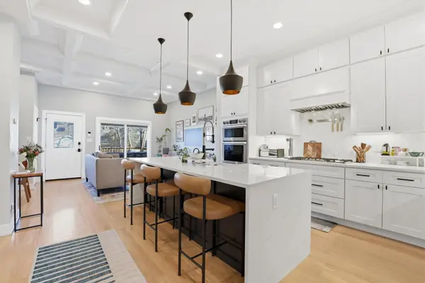 1635 N Central Park AVE, Chicago, IL 60647