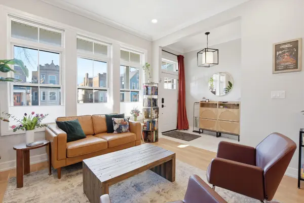 1635 N Central Park AVE, Chicago, IL 60647