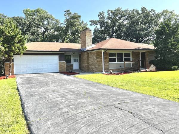 2543 Oakwood DR, Olympia Fields, IL 60461