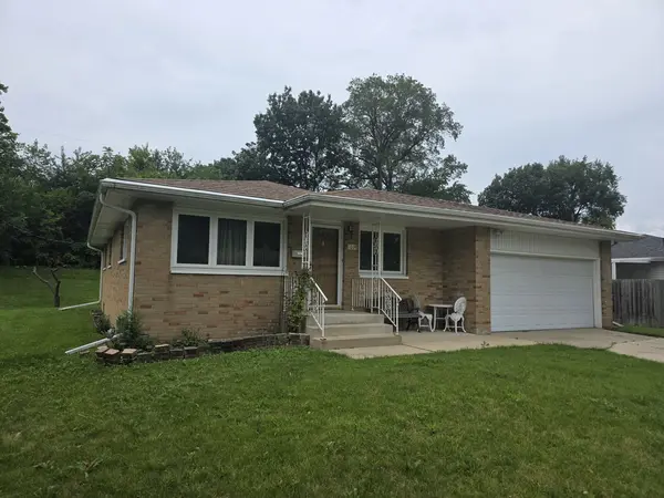 1019 Harmony DR, Montgomery, IL 60538
