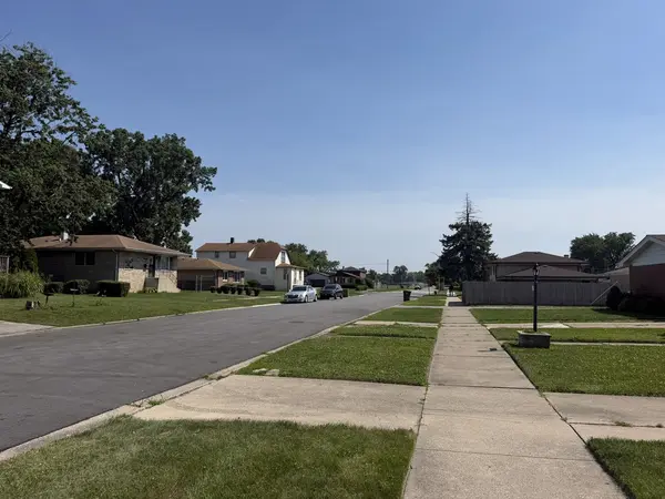 15126 Irving AVE, Dolton, IL 60419