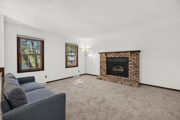 2928 Oxford DR, Bettendorf, IA 52722