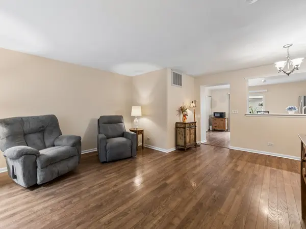 257 W Whispering Oaks LN #257, Round Lake, IL 60073