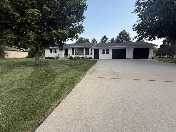 28121 Woodside DR, Rock Falls, IL 61071