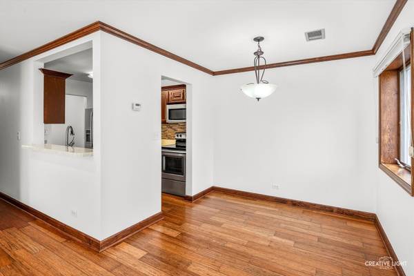 907 Curtiss ST #101, Downers Grove, IL 60515