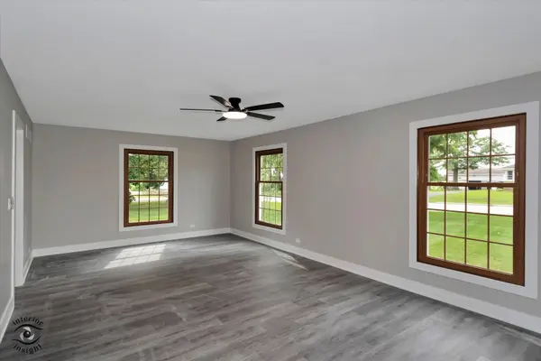 1307 Dairy LN, Crete, IL 60417