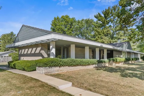 1313 Waverly DR, Champaign, IL 61821